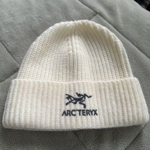 Arc’Teryx beanie - offwhite